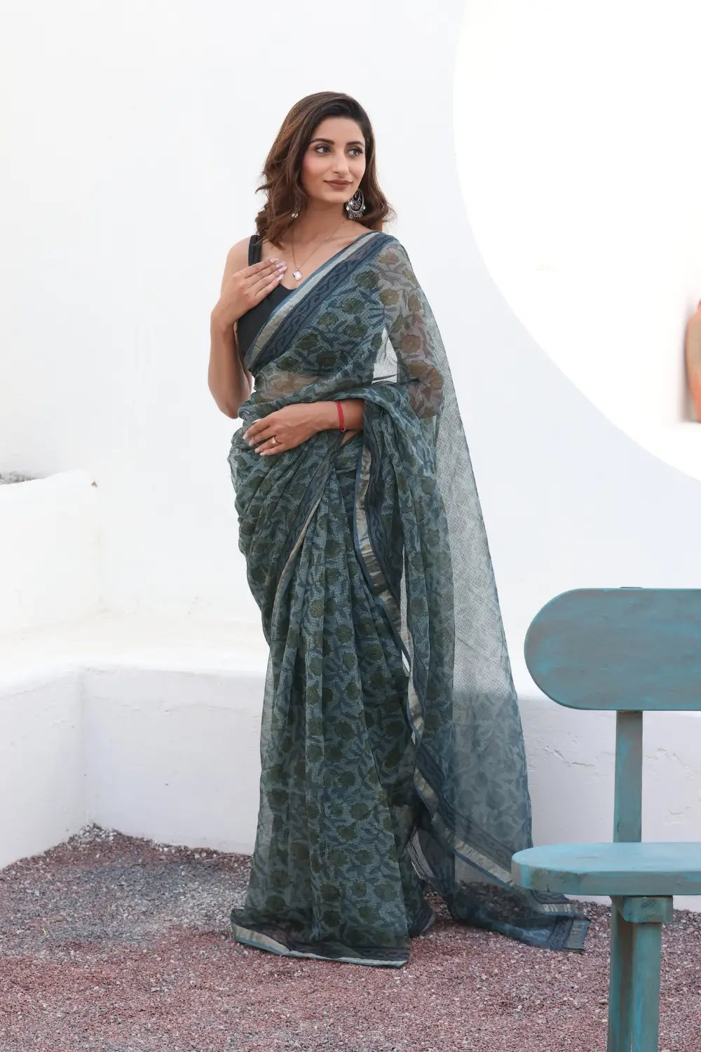 Vibrant Emerald Green Kota Doria Saree – Light, Airy & Effortlessly Elegant