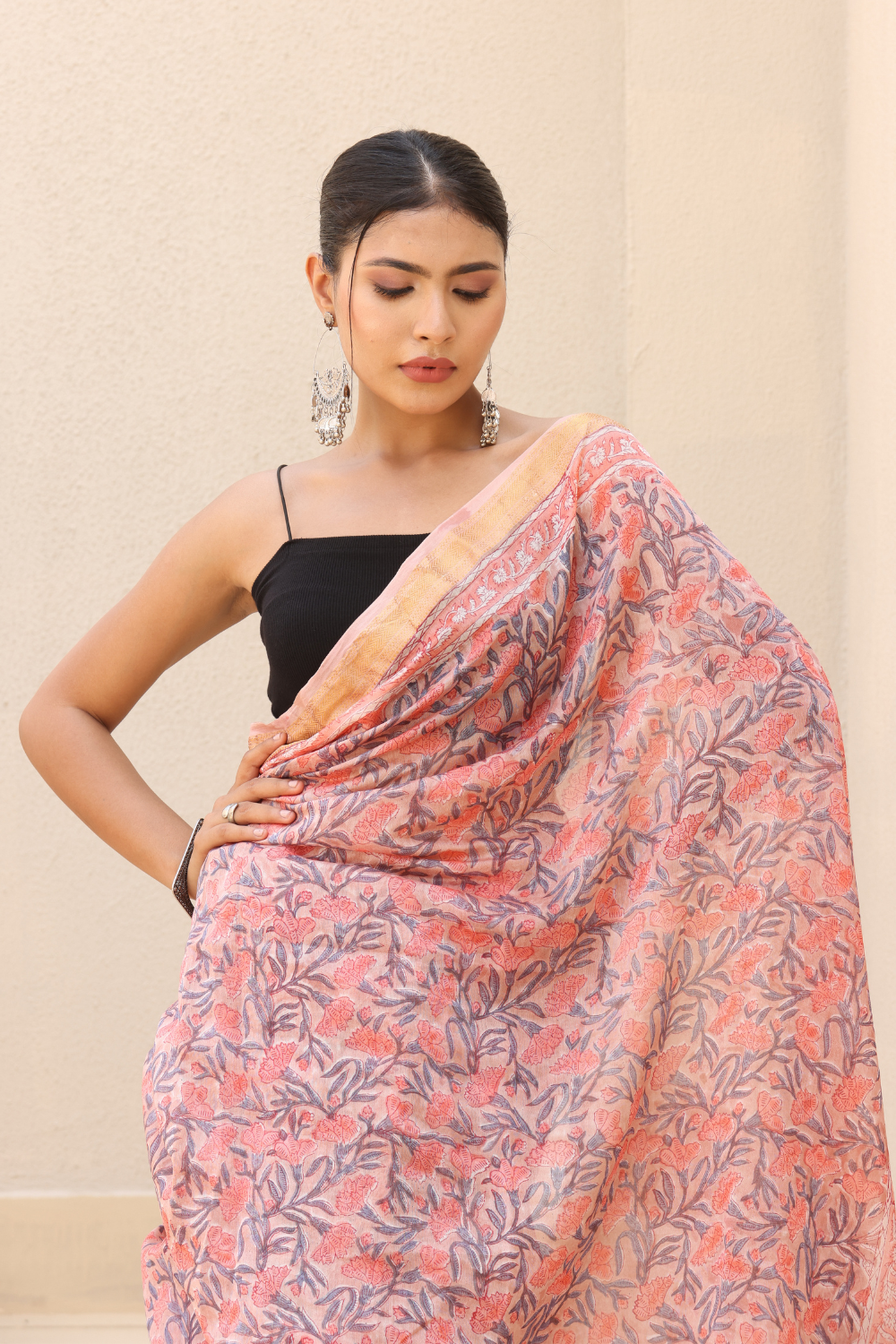 Graceful Pink Maheshwari Silk Saree – Elegant & Lightweight Drape