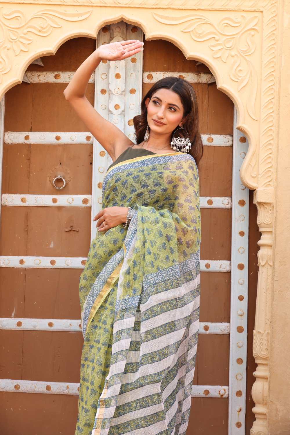 Elegant Olive Green Kota Doria Saree – Lightweight, Sheer & Timelessly Graceful