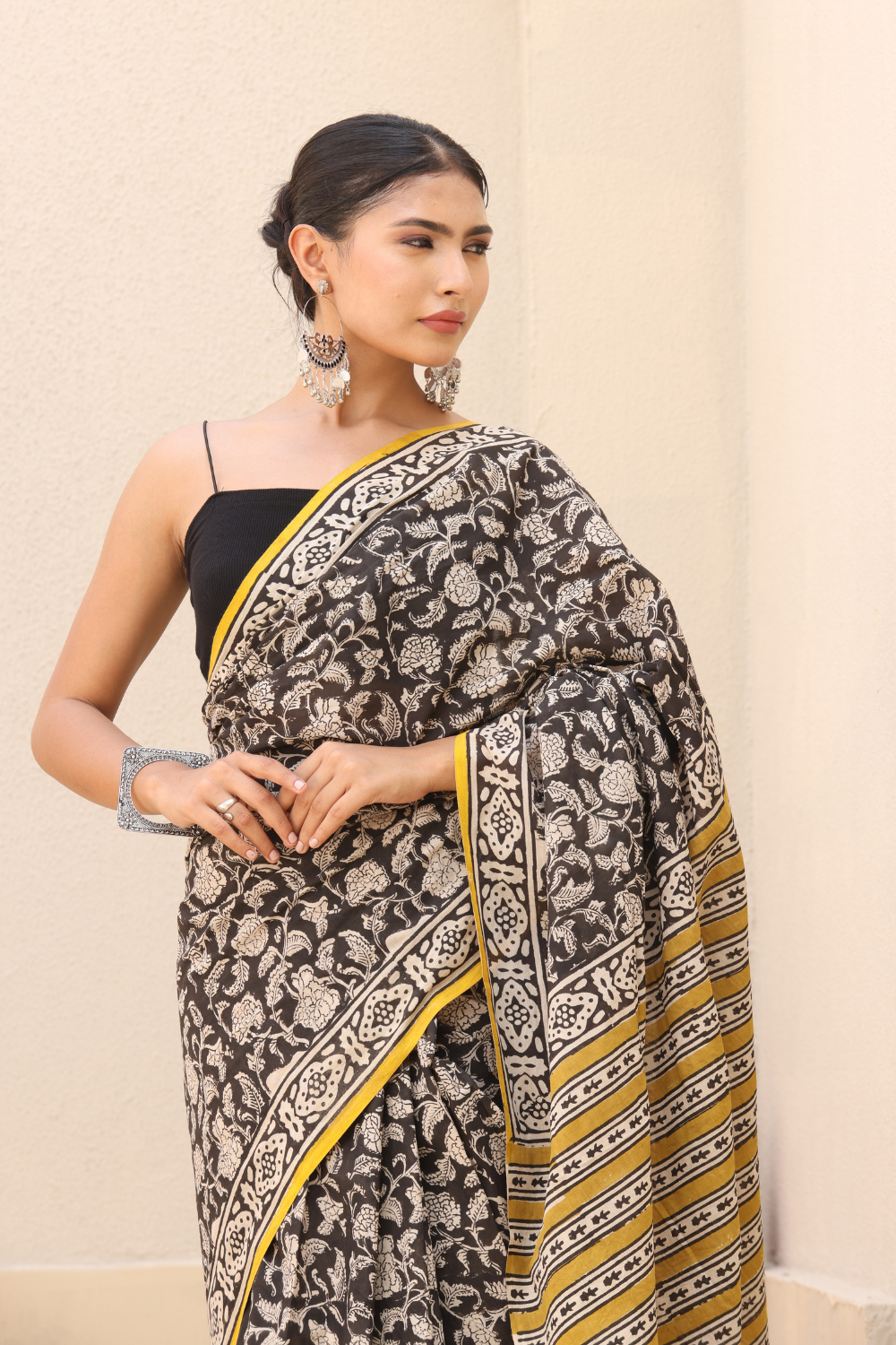 Timeless Black Bagru Print Linen Saree – Handcrafted Elegance & Comfort