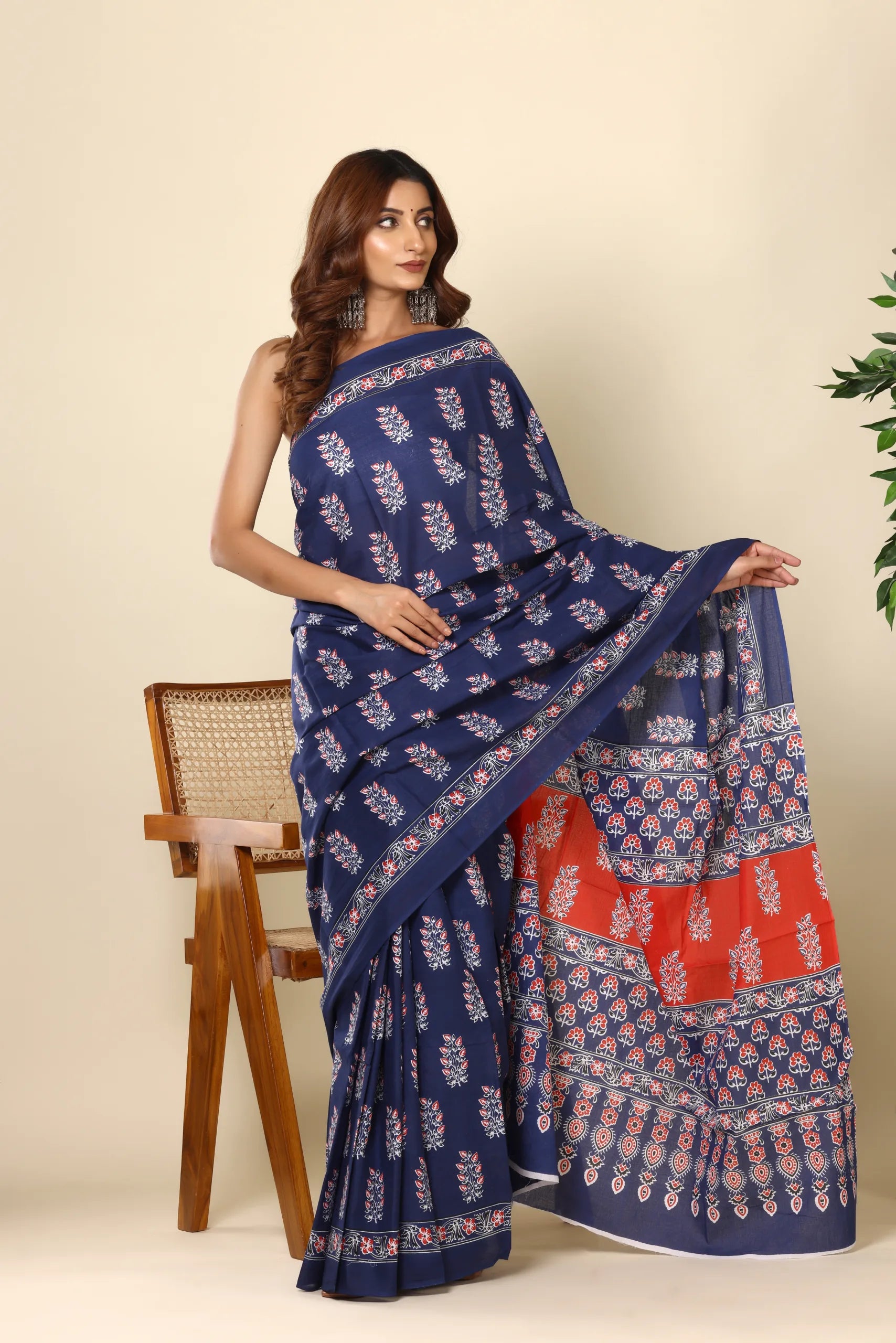 Elegant Navy Blue and Red Cotton Printed Saree