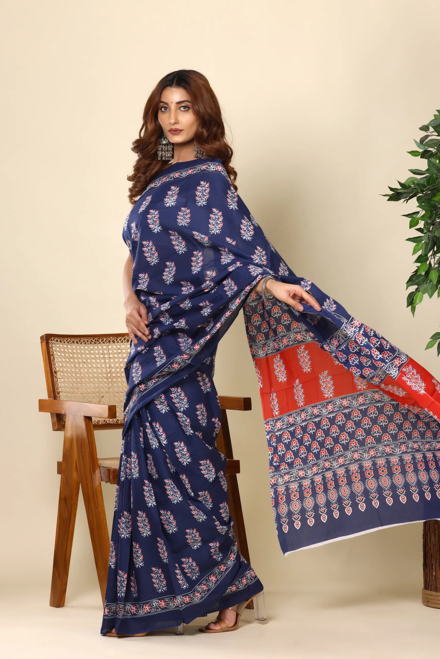Elegant Navy Blue and Red Cotton Printed Saree