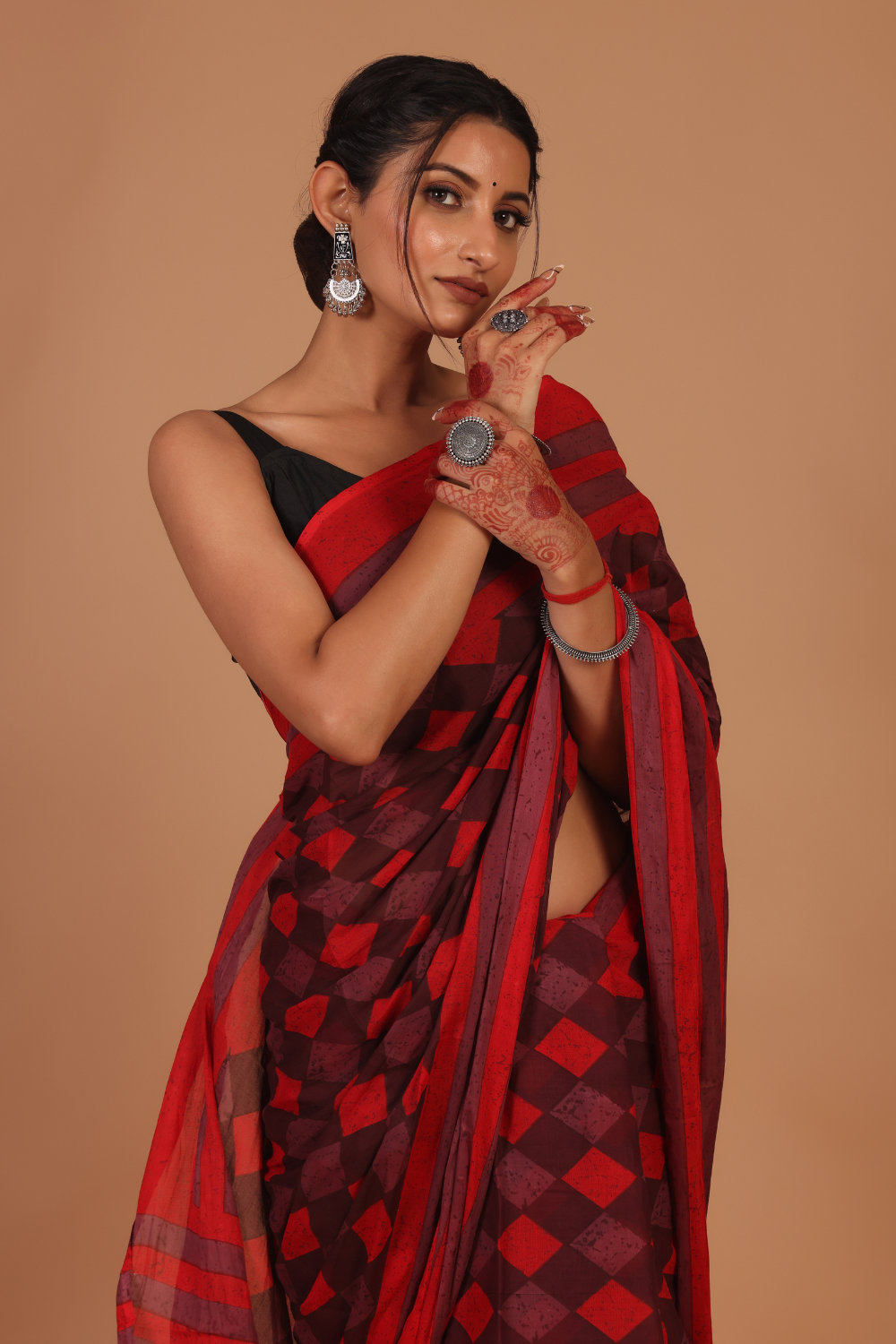 Bold Red & Black Saree – Classic Contrast with Elegant Detailing